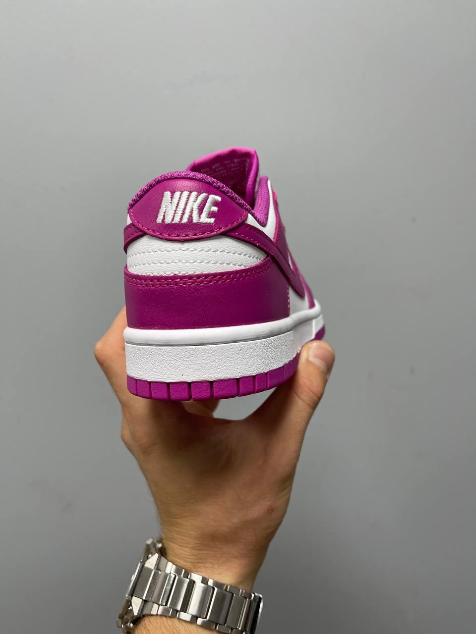 Nike SB Dunk Low Active Fuchsia