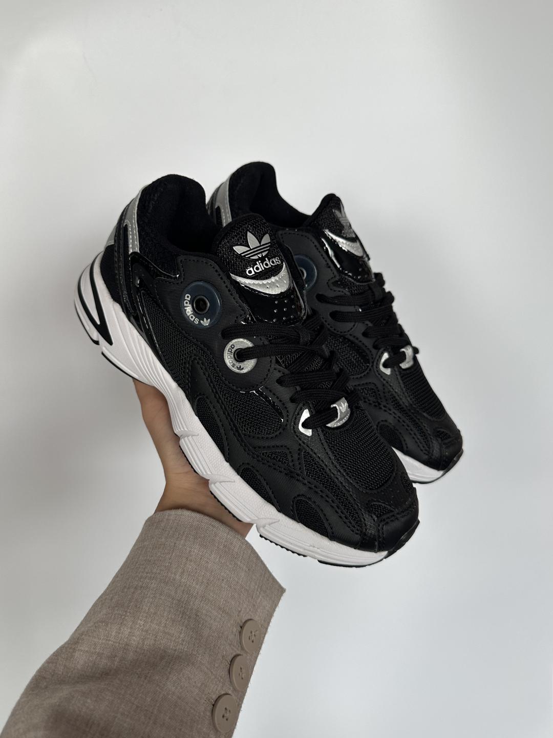 Adidas Astir Black White