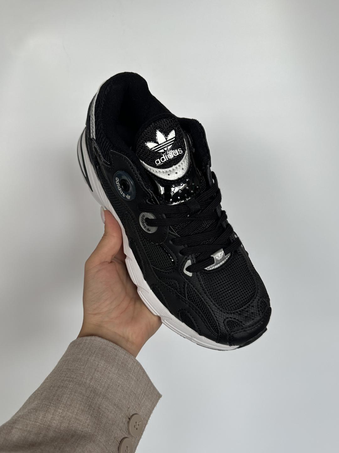 Adidas Astir Black White