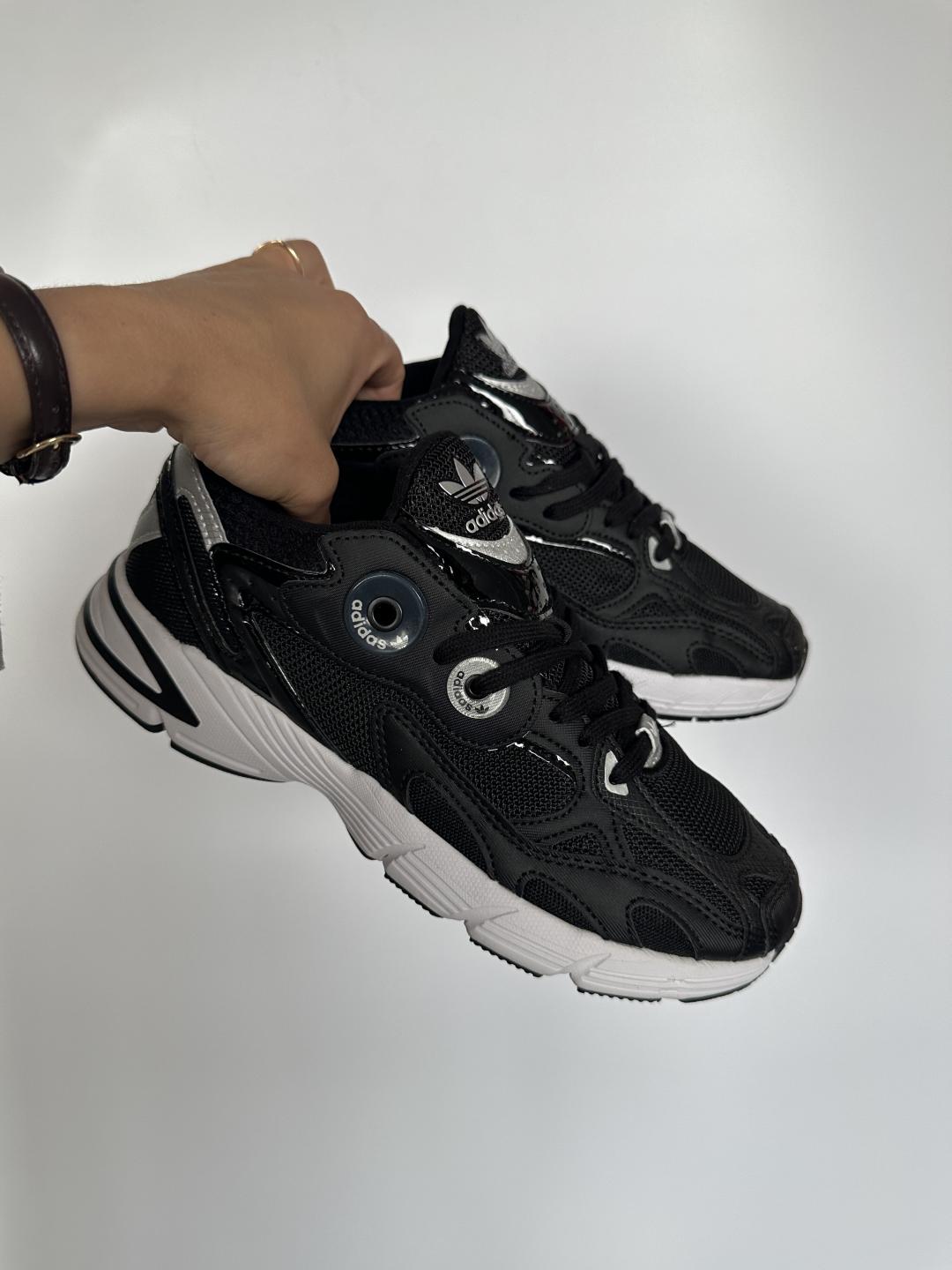 Adidas Astir Black White