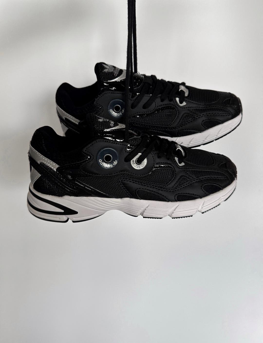 Adidas Astir Black White