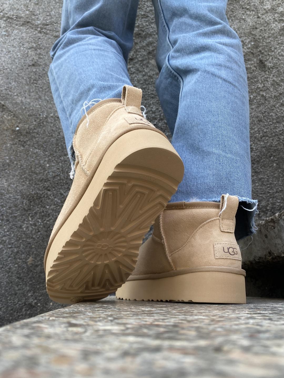 Ugg Classic Ultra Mini Platform Beige