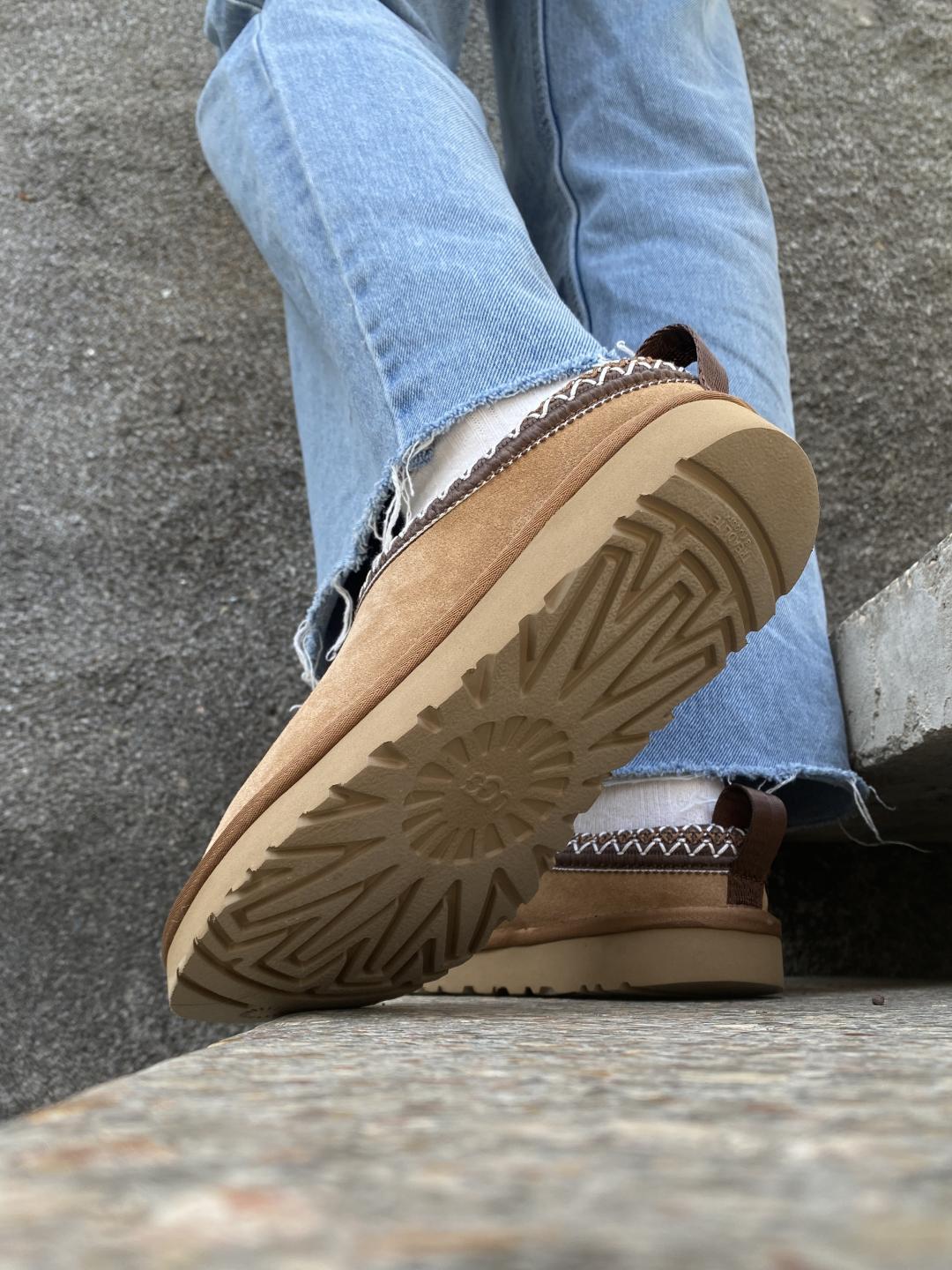 Ugg Tasman Chestnut (коричнева вишивка)