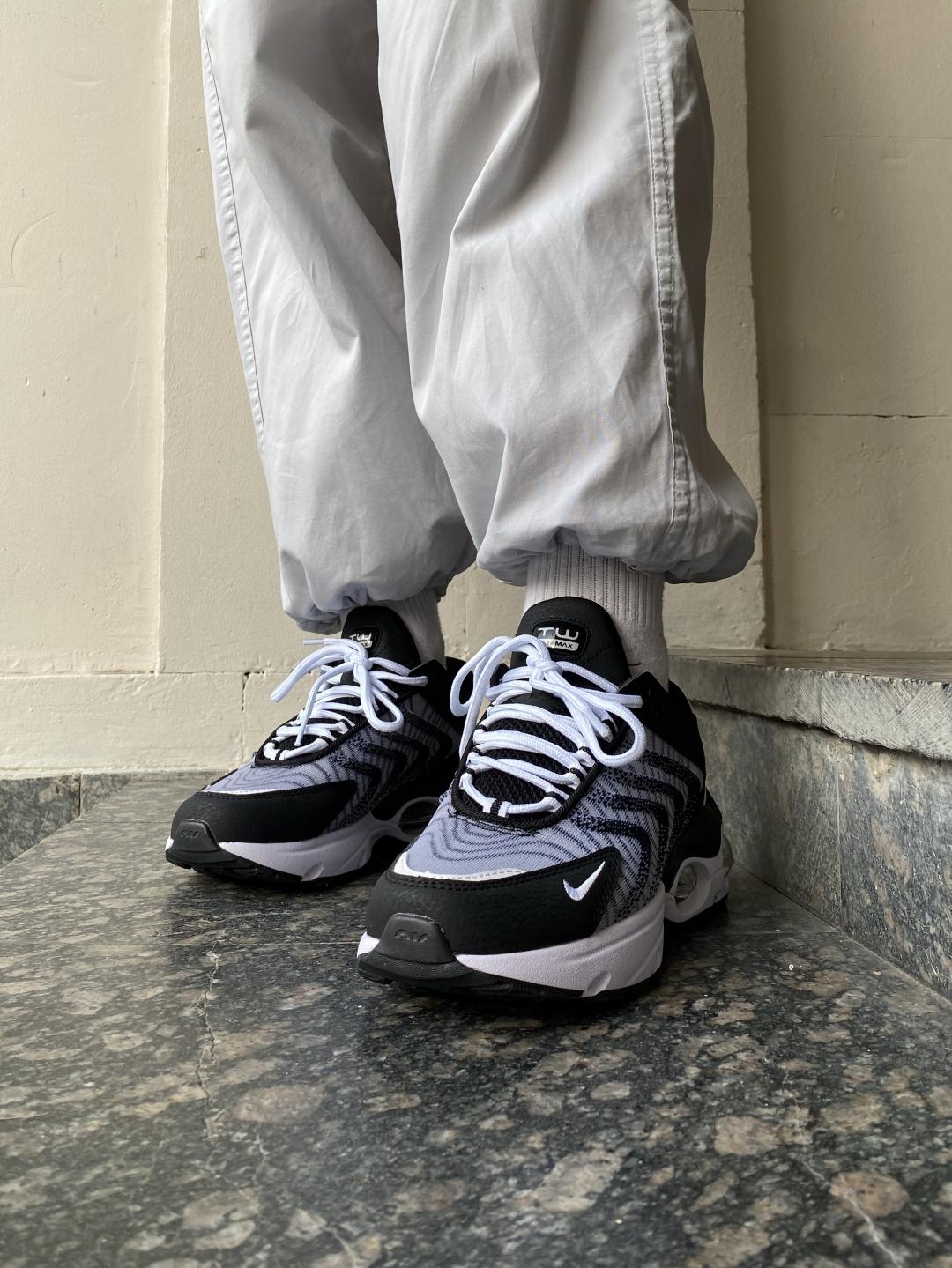 Nike Air Max TW Black White