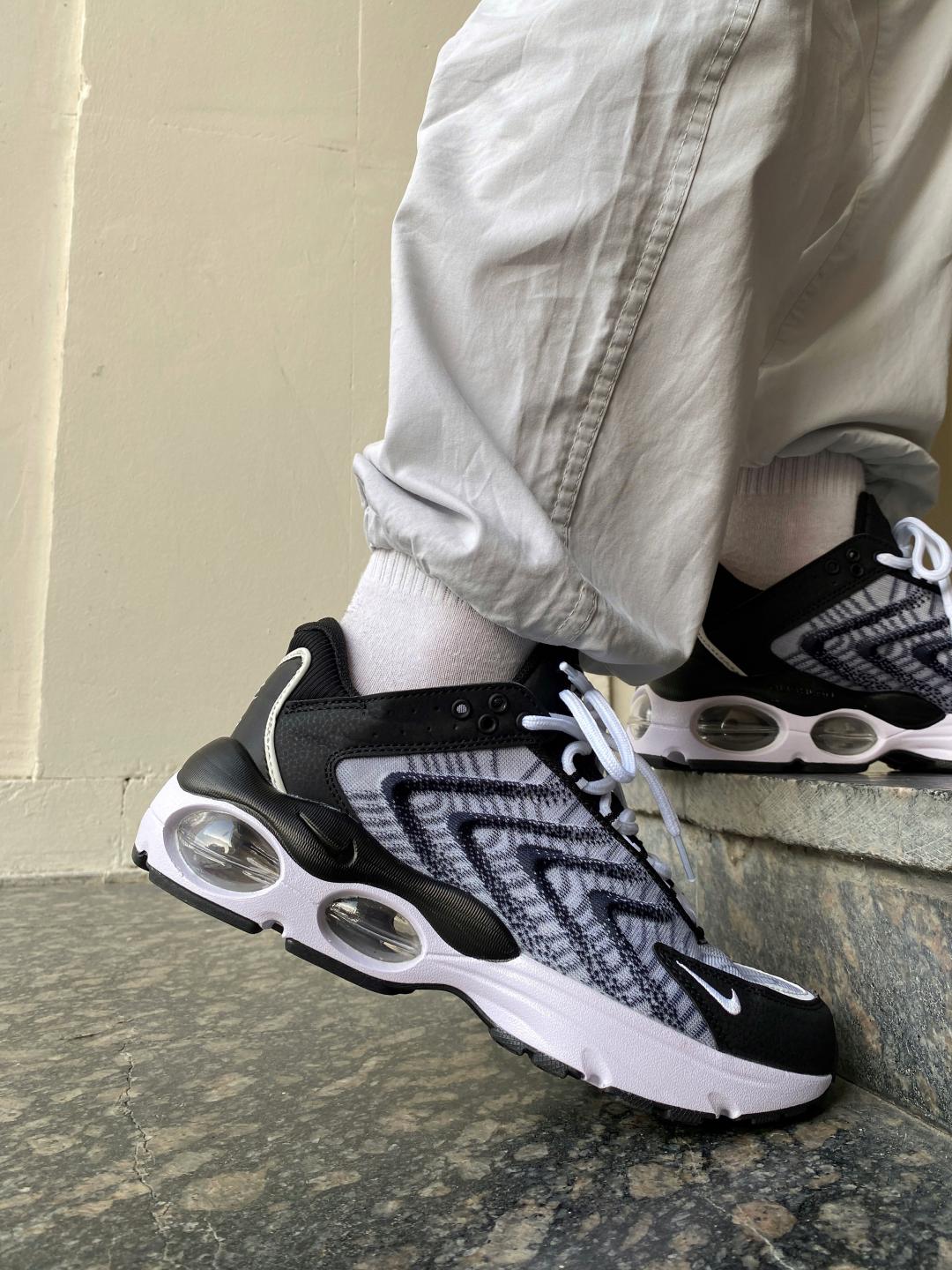 Nike Air Max TW Black White