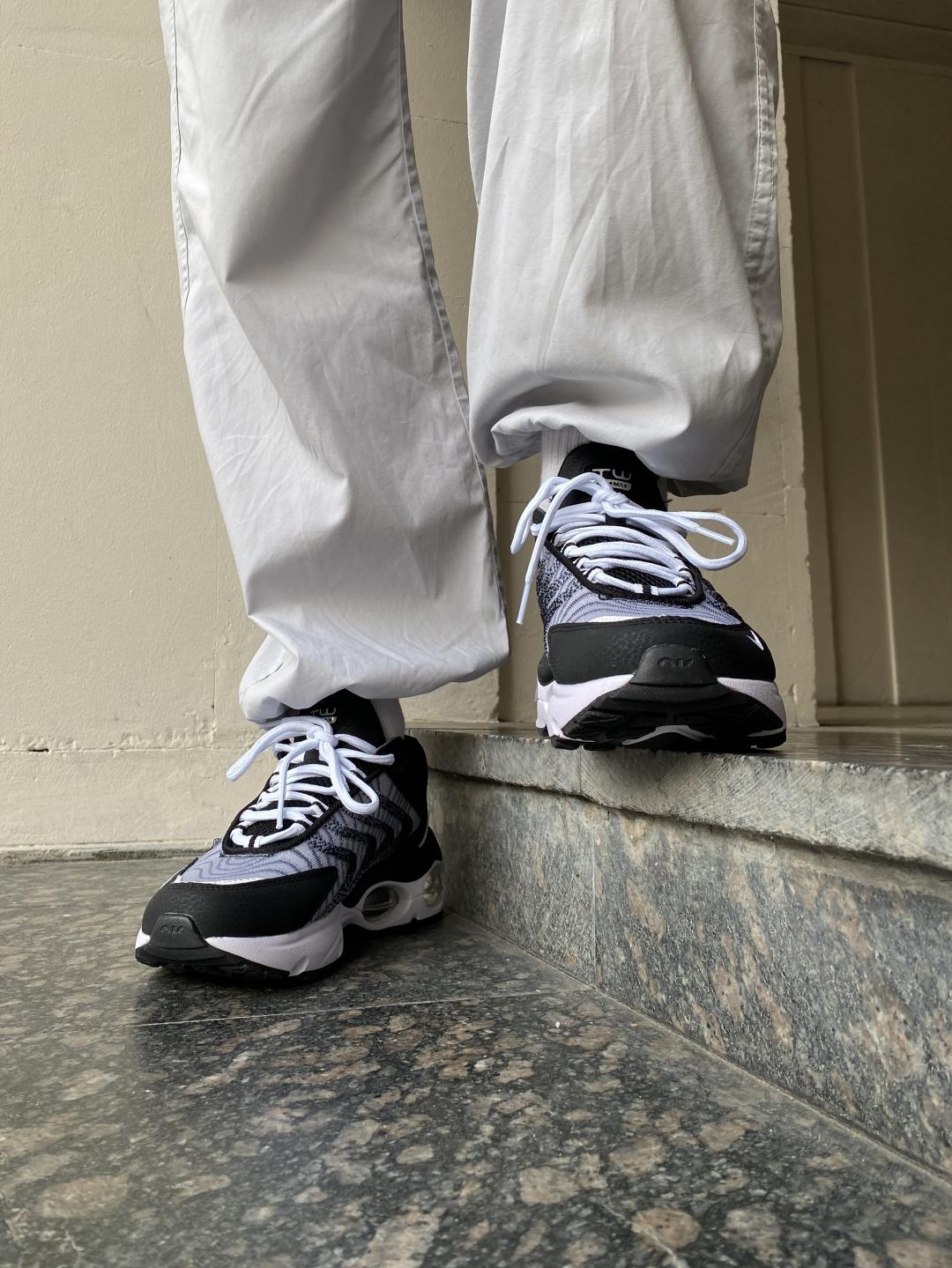 Nike Air Max TW Black White