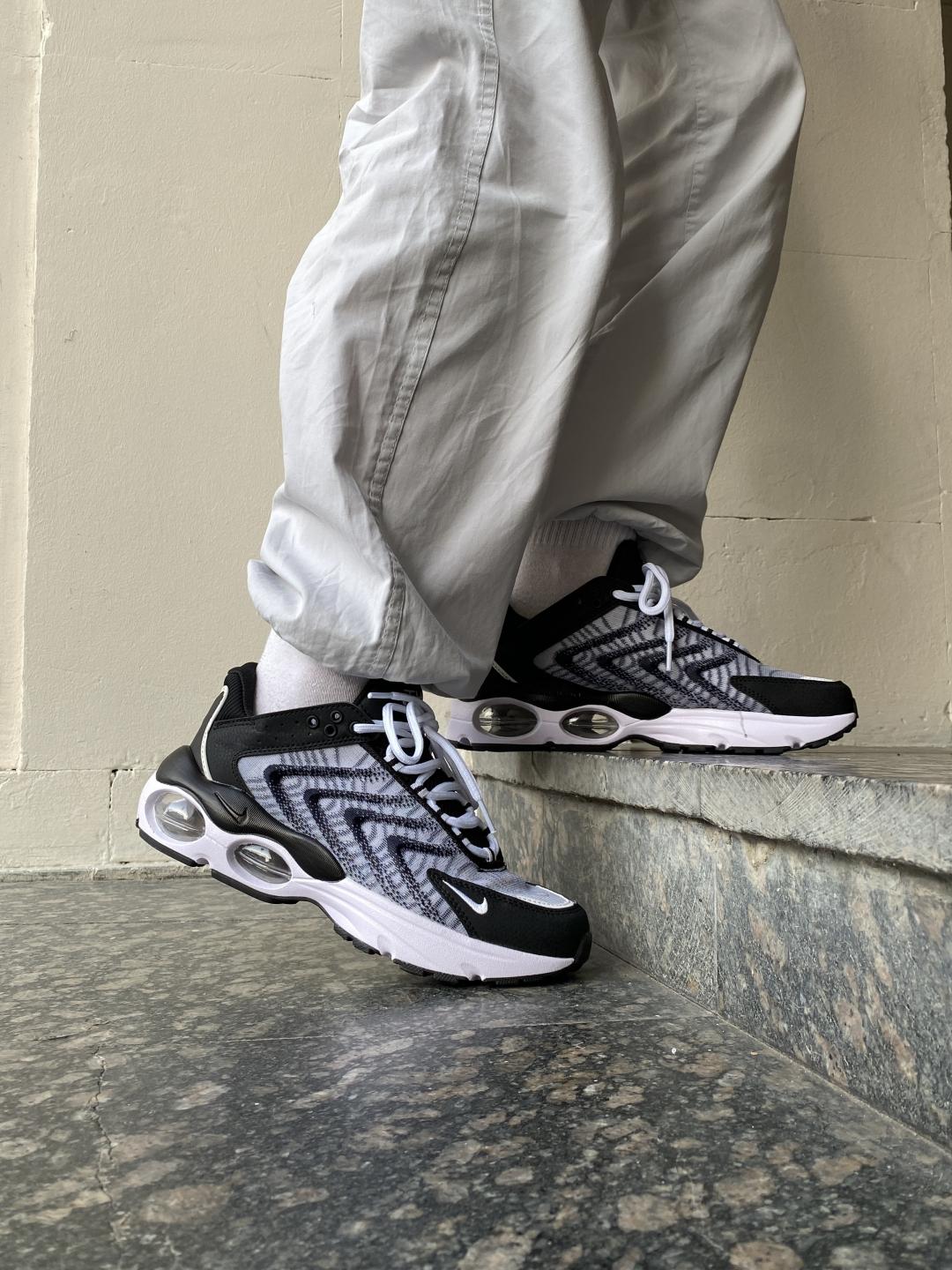 Nike Air Max TW Black White
