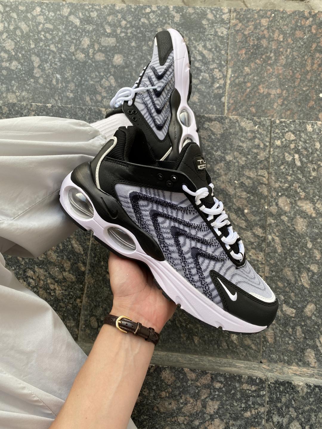 Nike Air Max TW Black White