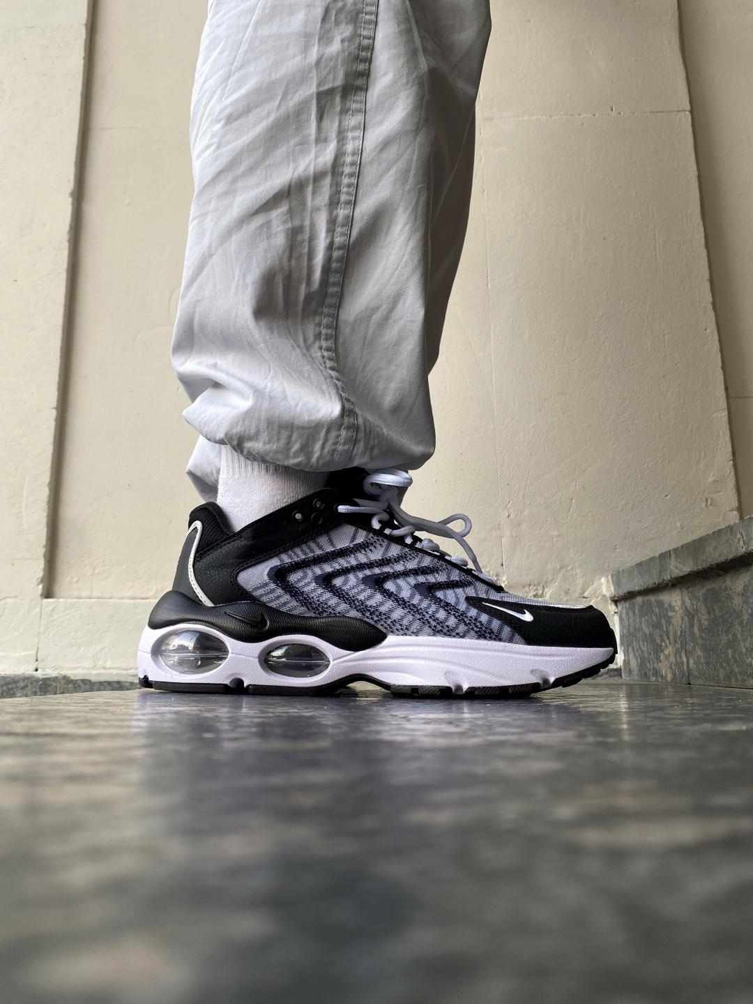 Nike Air Max TW Black White