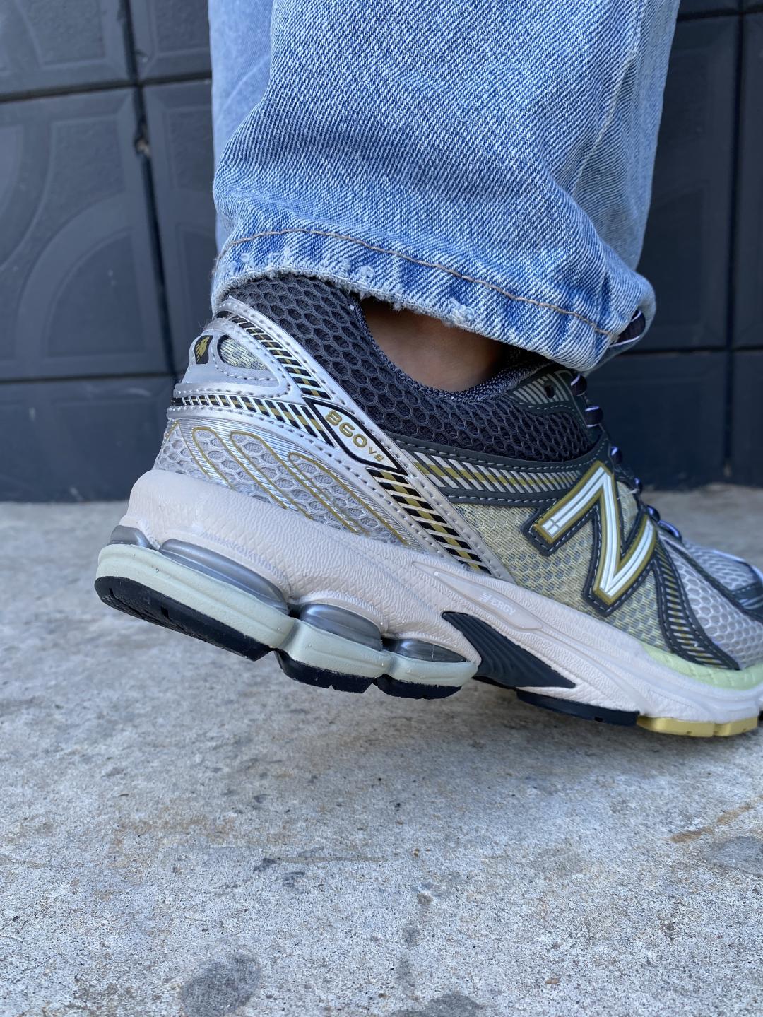 New Balance 860 V2 Grey