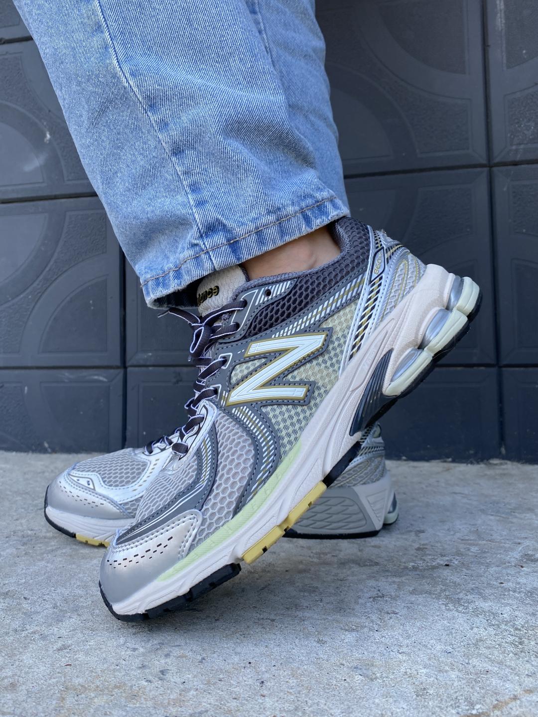 New Balance 860 V2 Grey