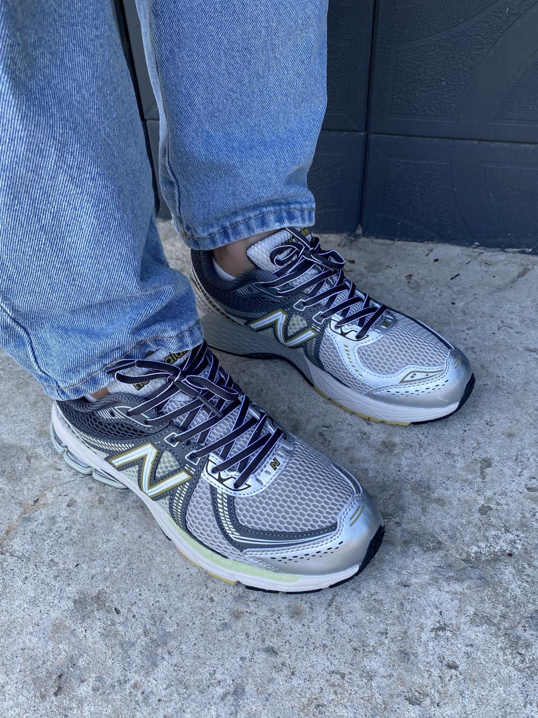New Balance 860 V2 Grey