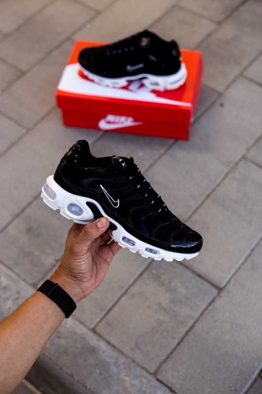 Nike Air Max Plus TN Black White