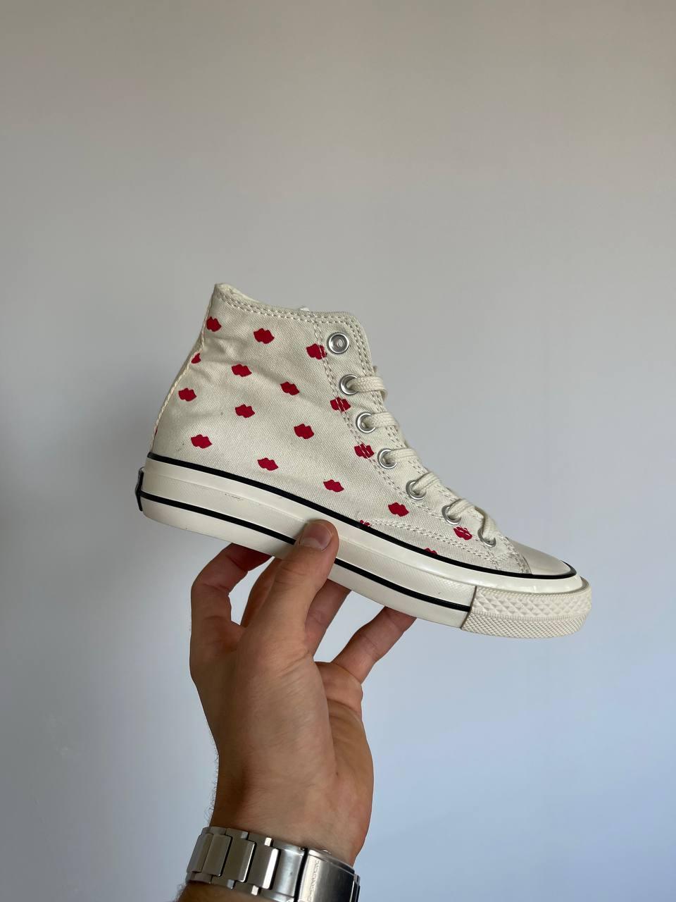 Converse Chuck 70 Embroidered Lips White