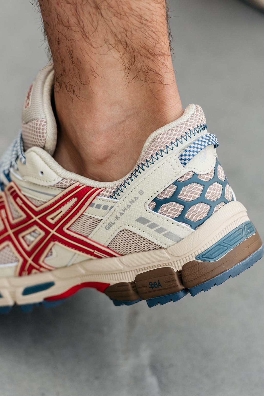 Asics Gel-Kahana 8 Beige Red