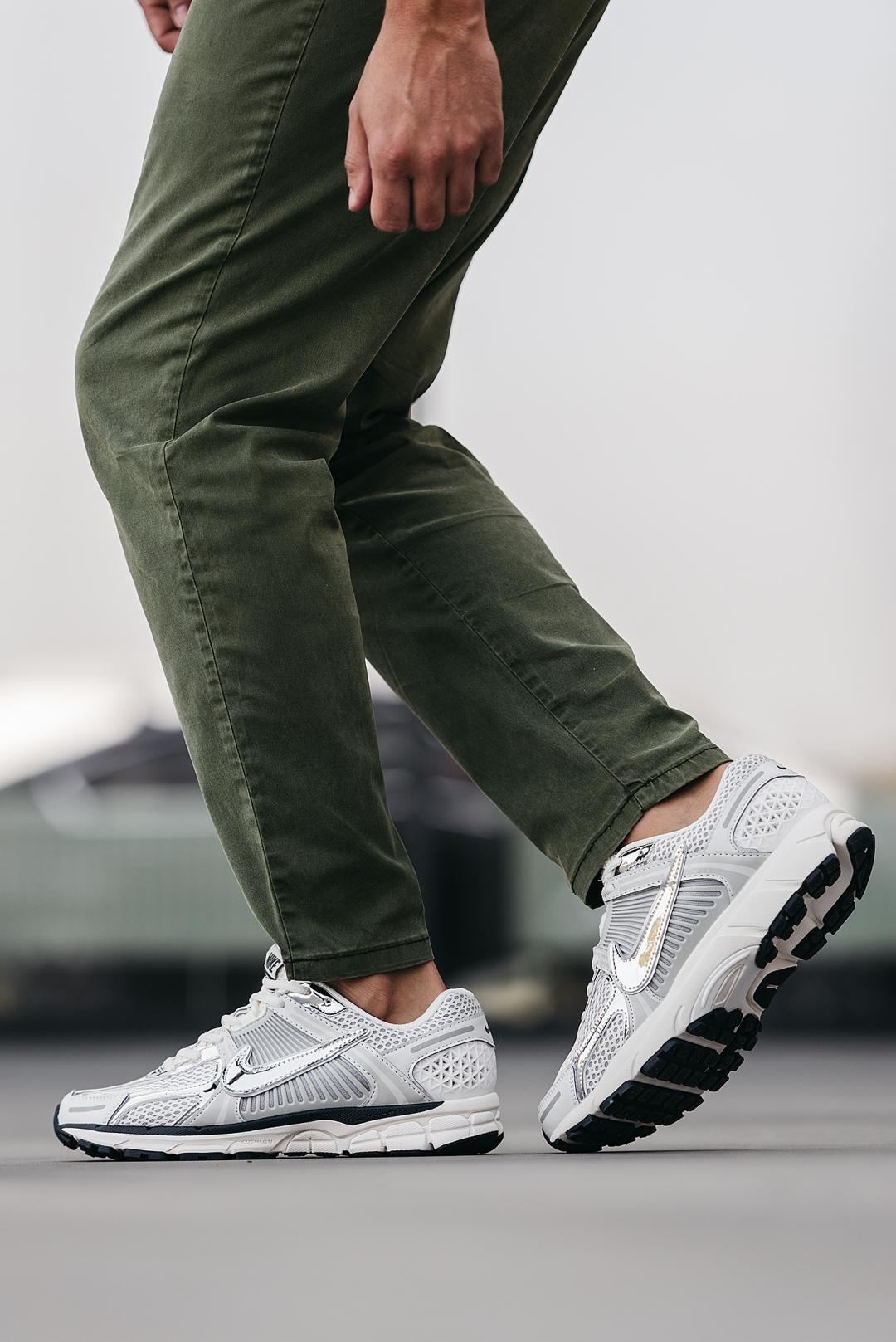 Nike Zoom Vomero 5 Silver