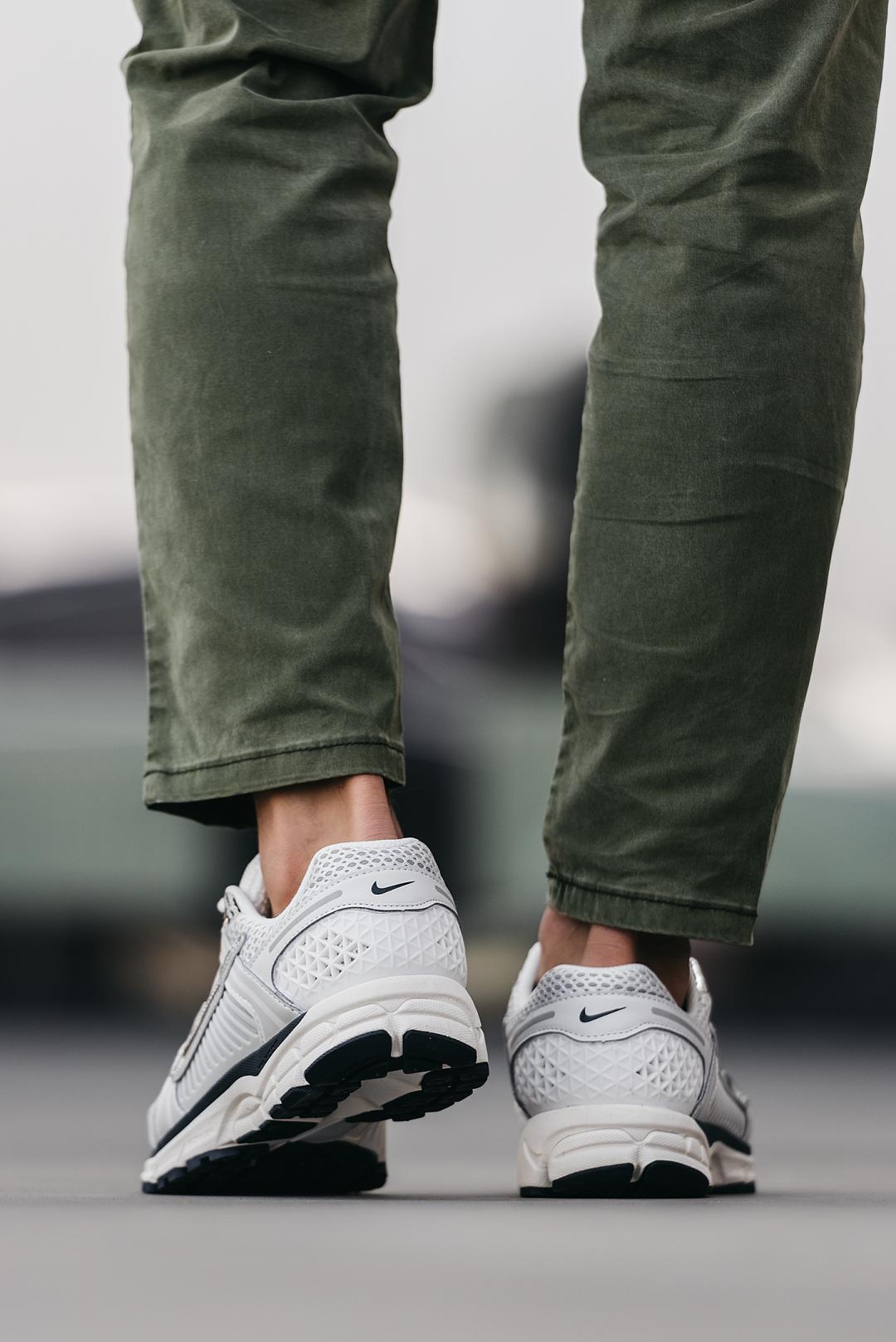 Nike Zoom Vomero 5 Silver