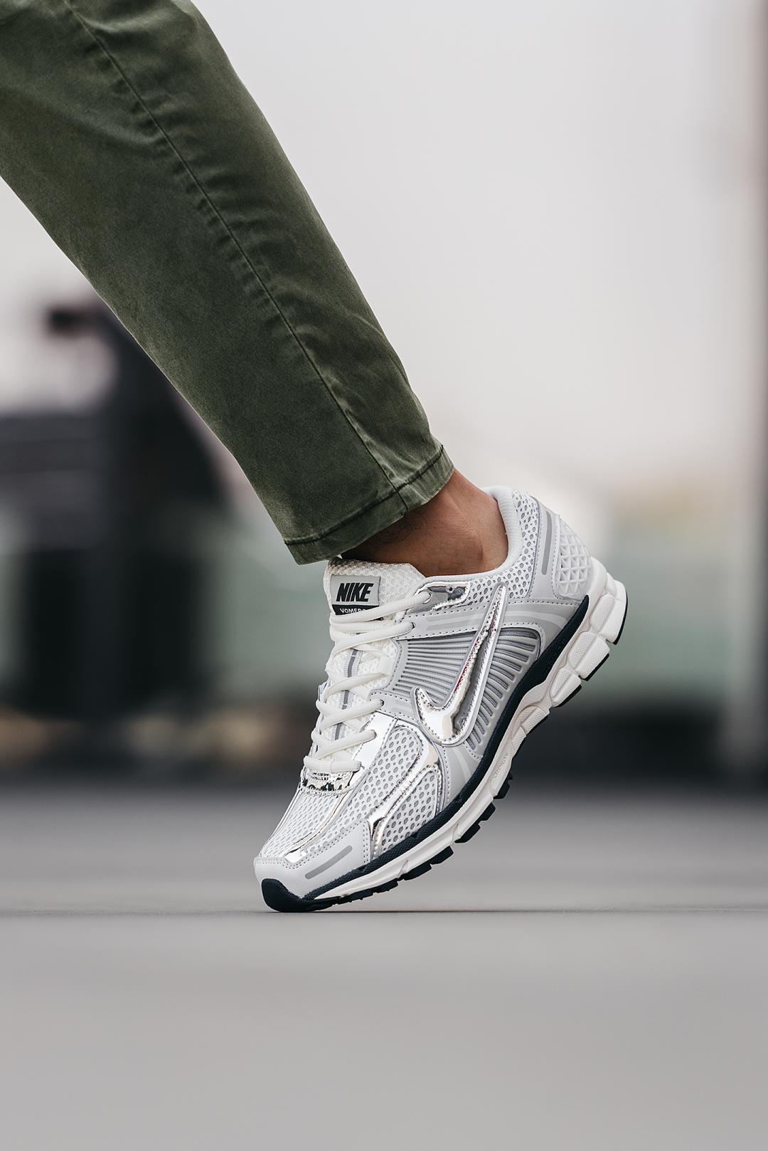 Nike Zoom Vomero 5 Silver