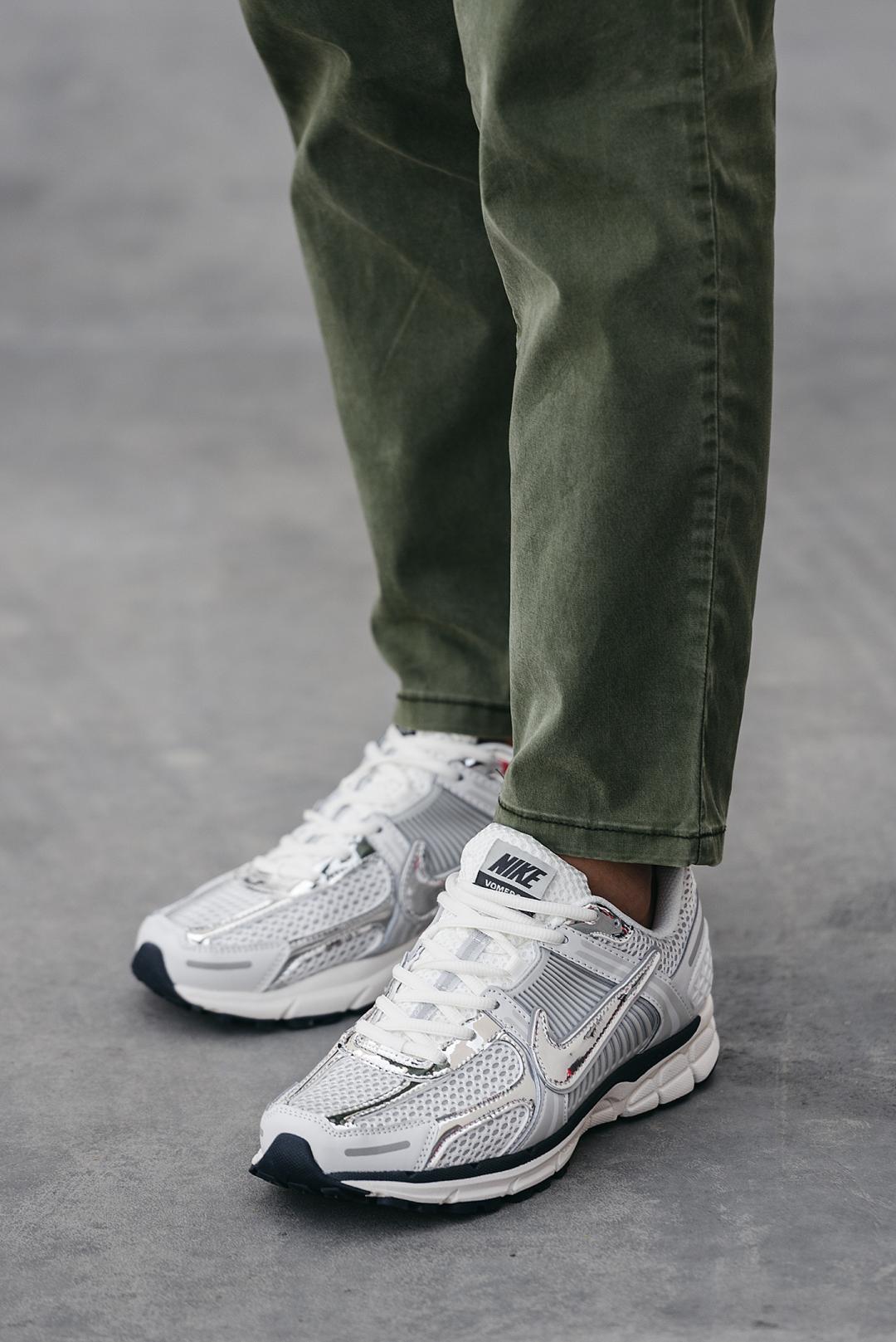 Nike Zoom Vomero 5 Silver