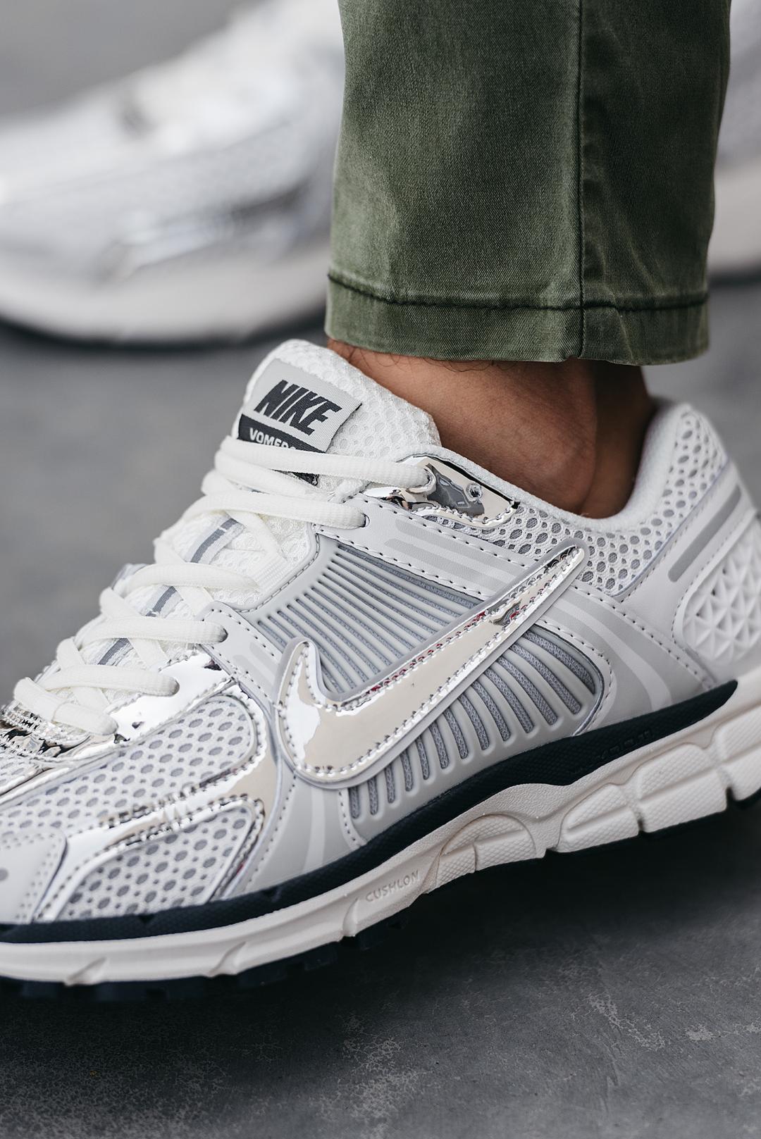 Nike Zoom Vomero 5 Silver
