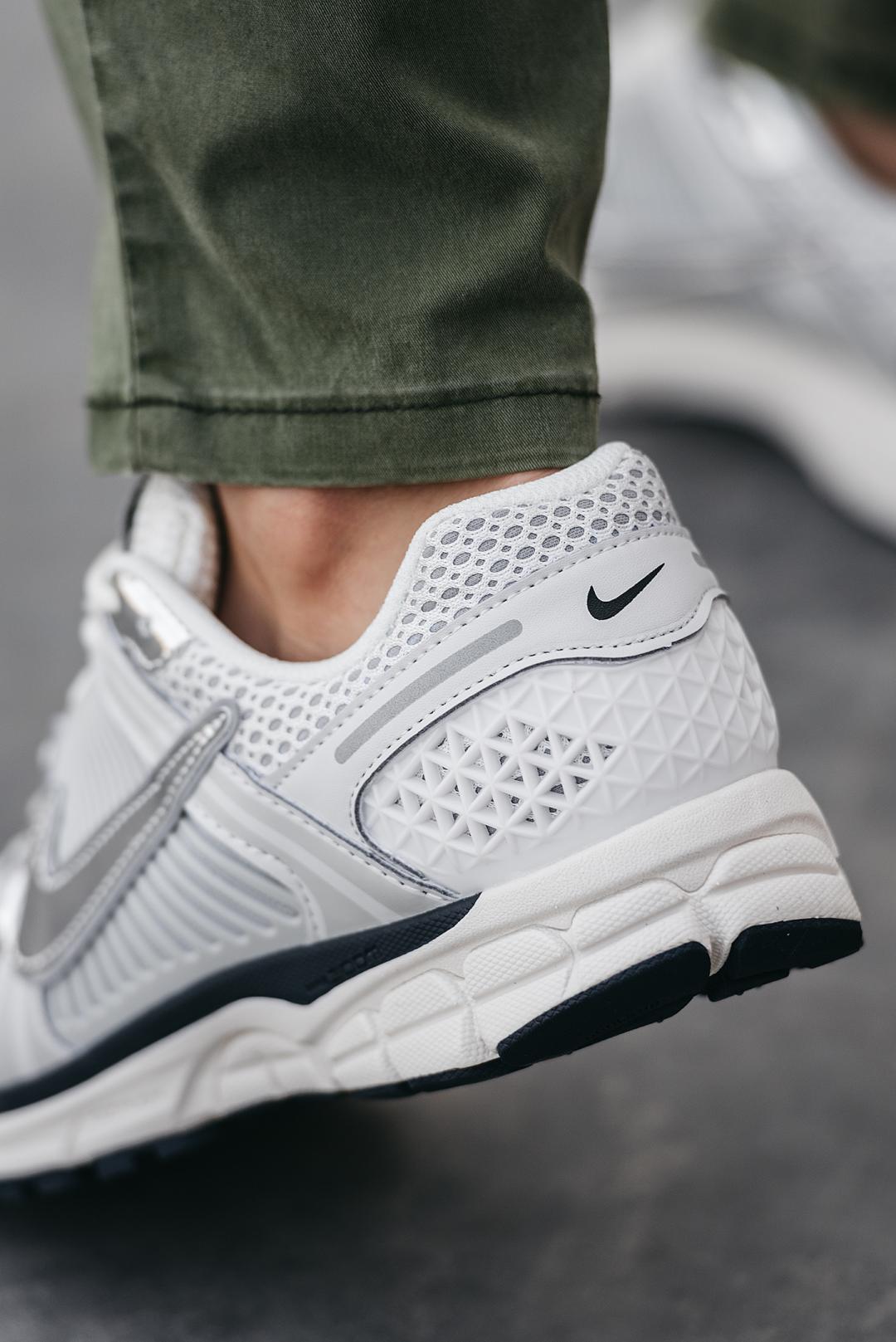 Nike Zoom Vomero 5 Silver