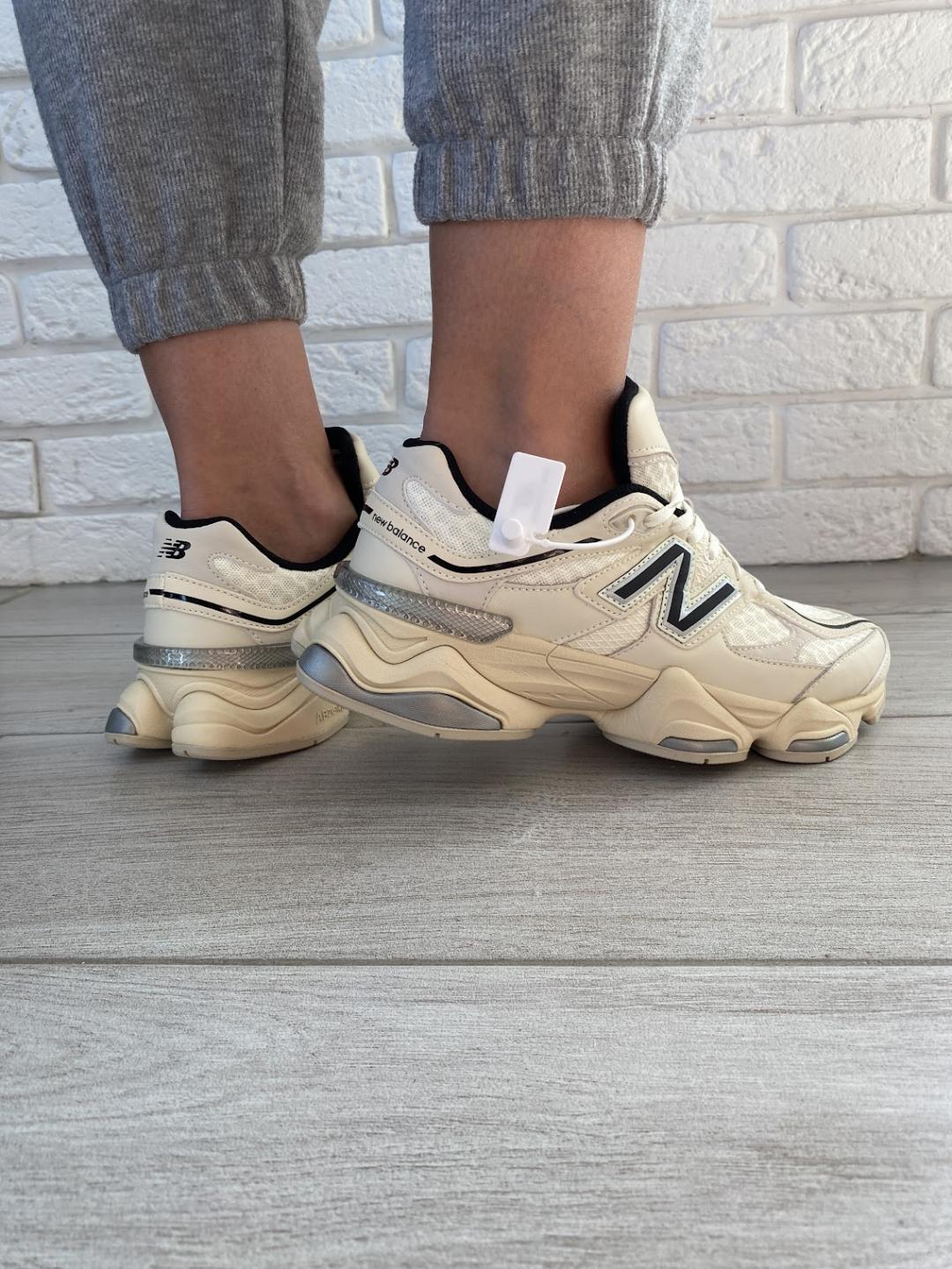 New Balance 9060 Cream Black