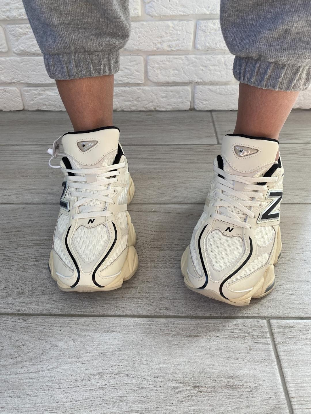 New Balance 9060 Cream Black