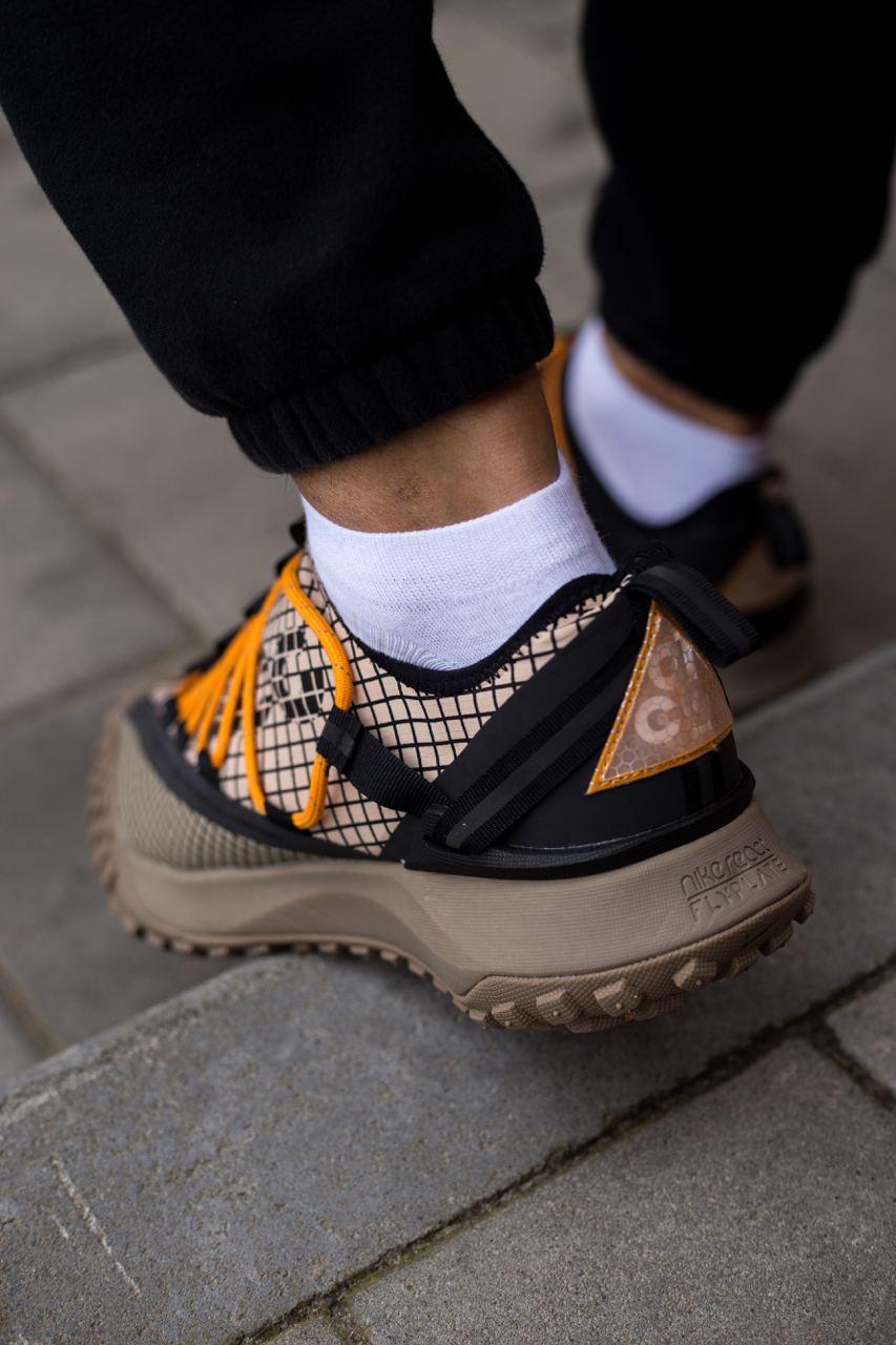 Nike ACG Mountain Fly Low Fossil