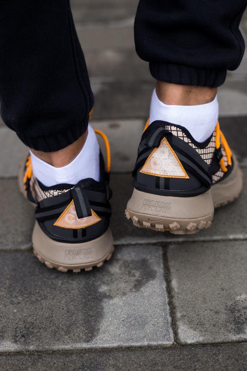 Nike ACG Mountain Fly Low Fossil