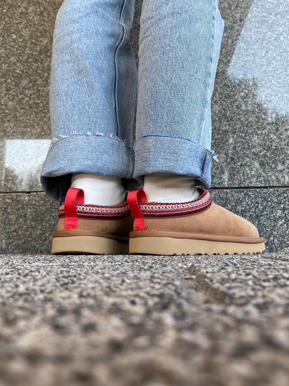 Ugg Tasman Chestnut (червона вишивка)