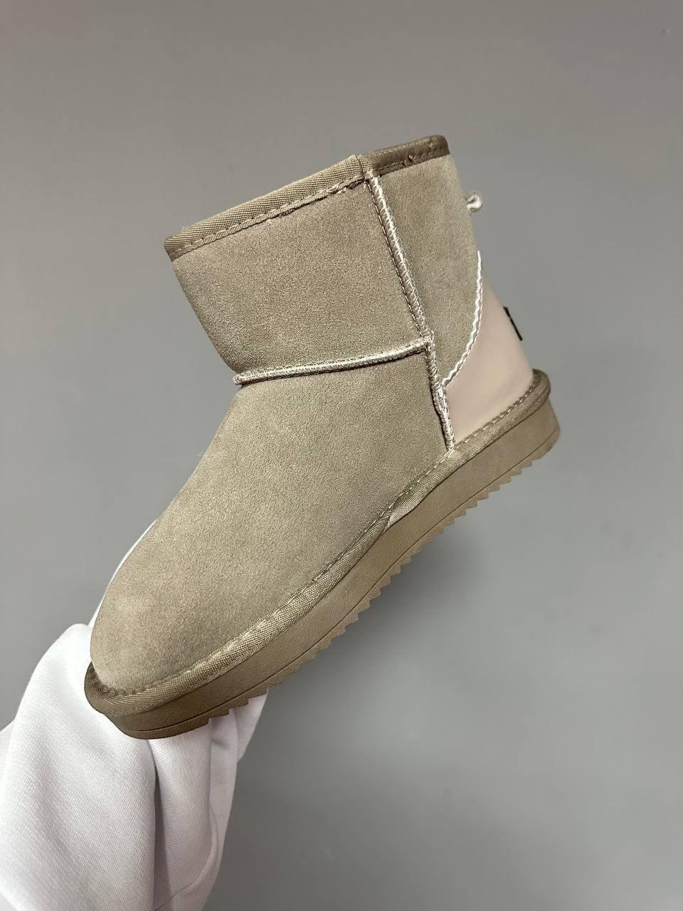Ugg Classic Mini Sand LACQUER