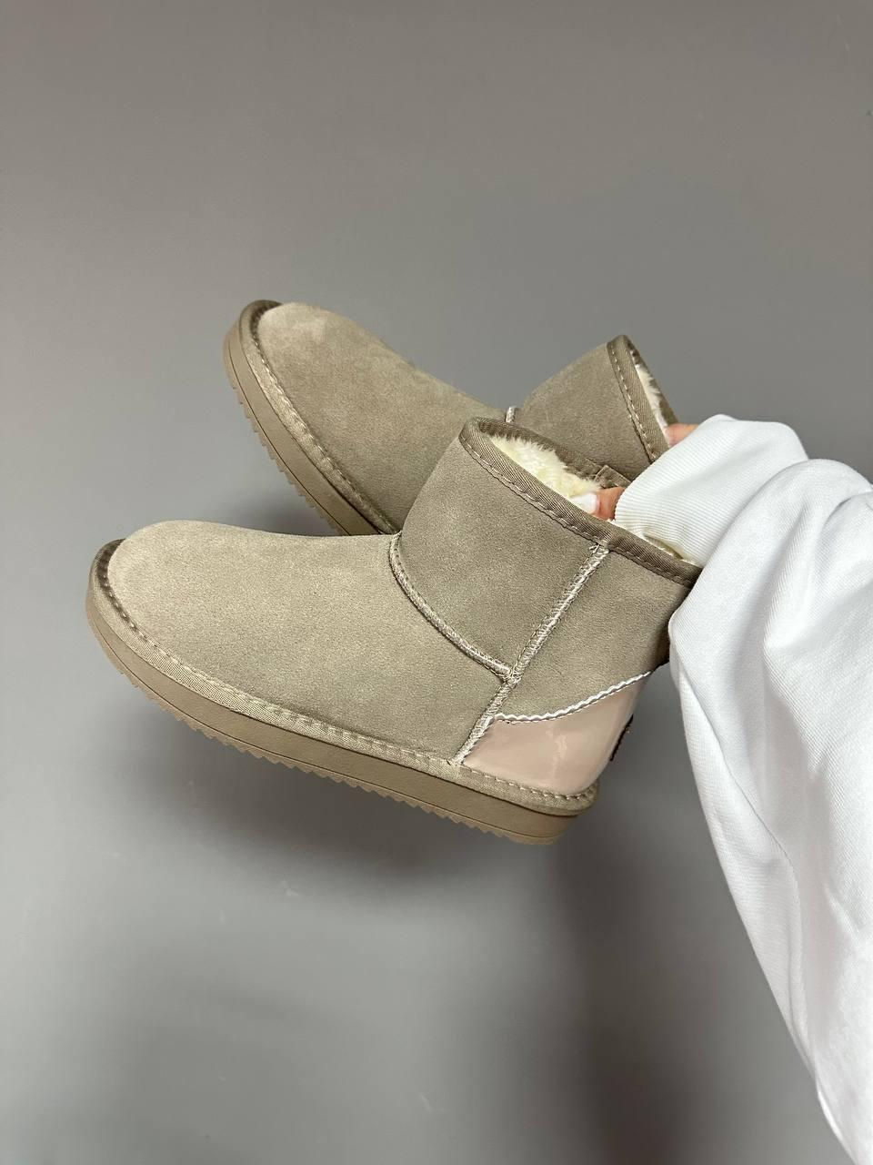 Ugg Classic Mini Sand LACQUER