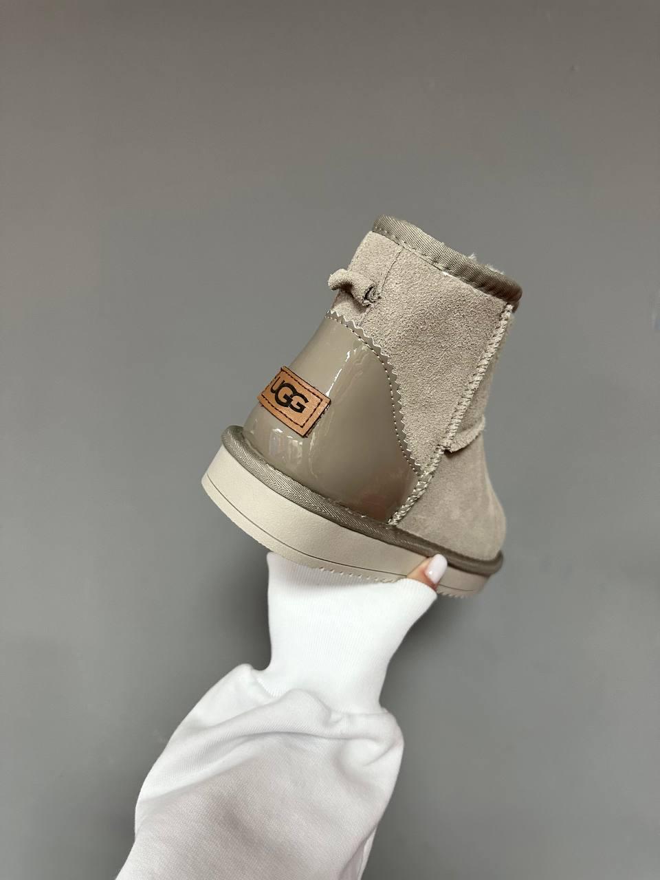 Ugg Classic Mini Latte LACQUER