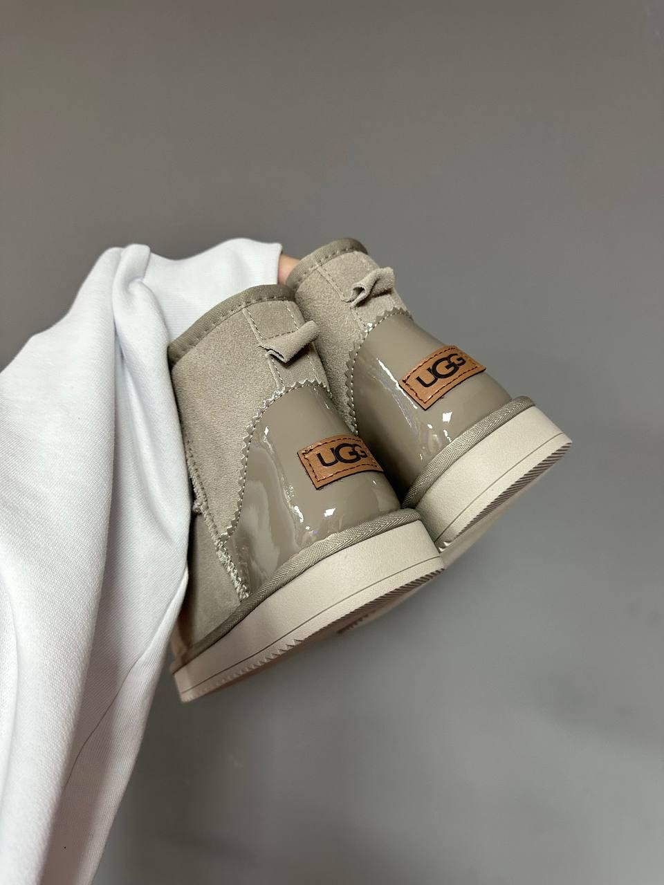 Ugg Classic Mini Latte LACQUER