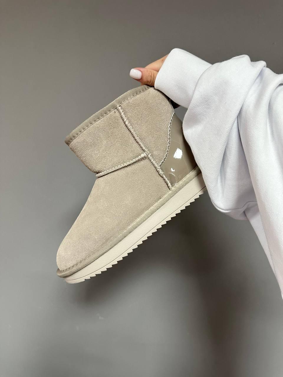 Ugg Classic Mini Latte LACQUER