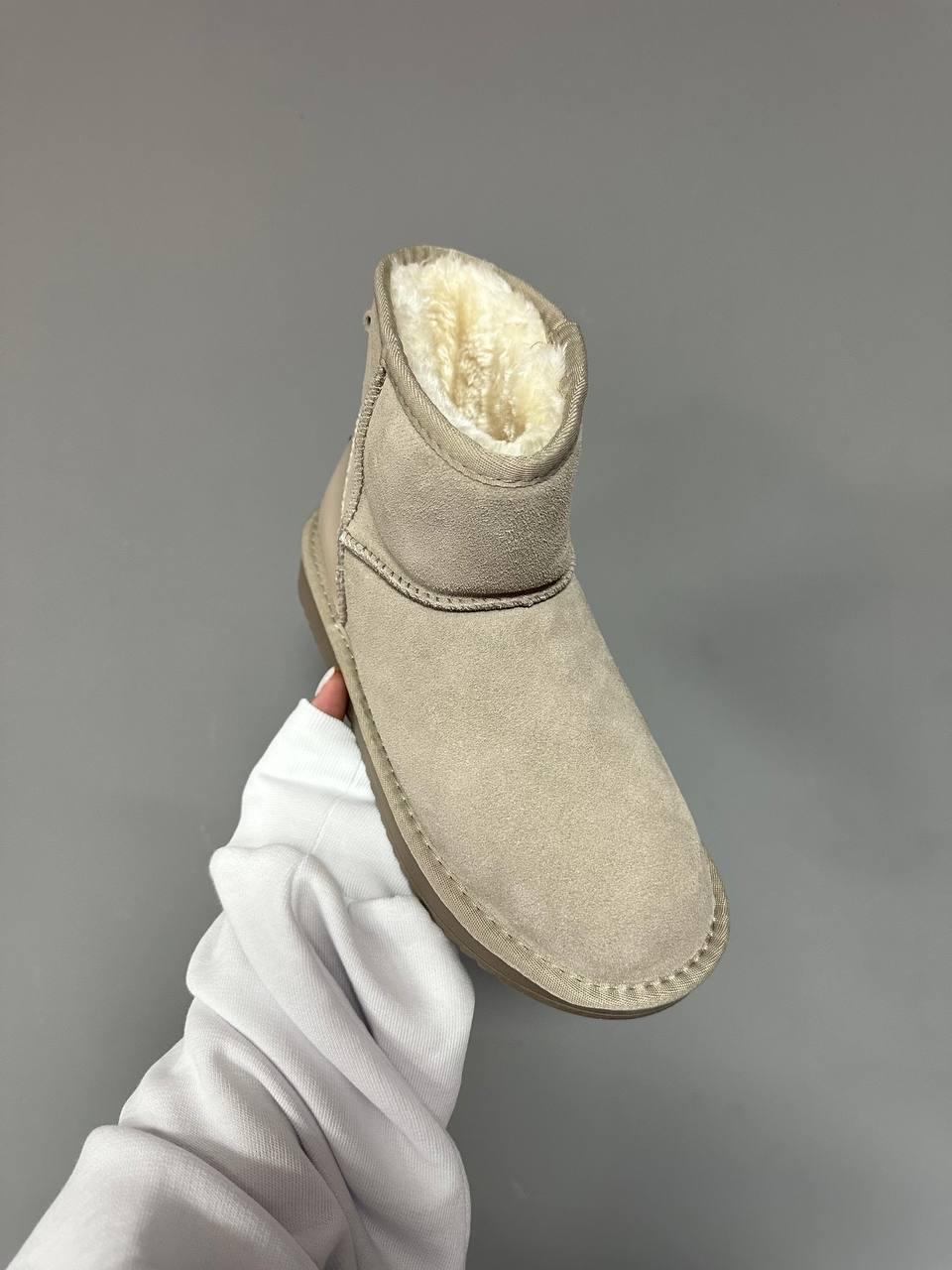 Ugg Classic Mini Cappuccino LACQUER
