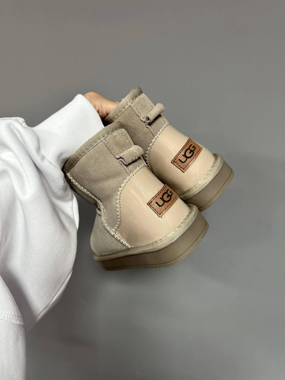 Ugg Classic Mini Cappuccino LACQUER