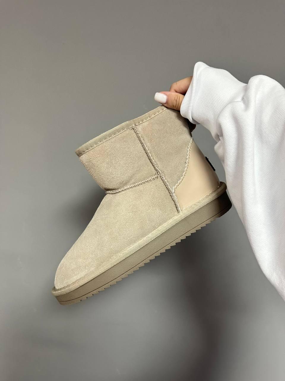 Ugg Classic Mini Cappuccino LACQUER