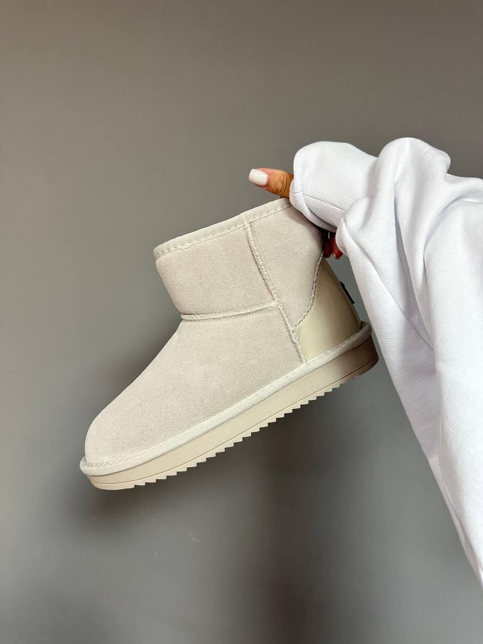 Ugg Classic Mini Milk LACQUER