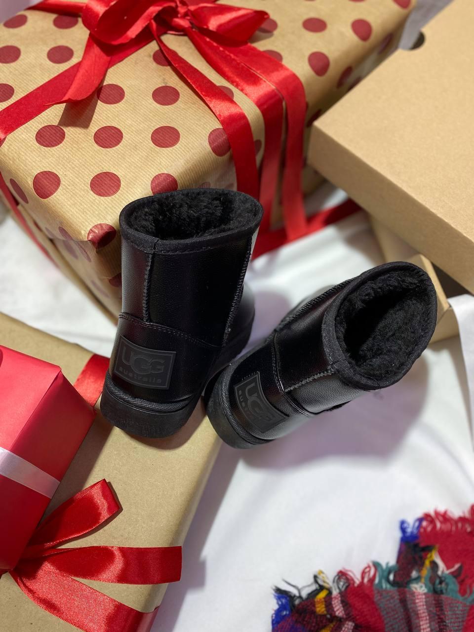 Ugg Mini Black Leather