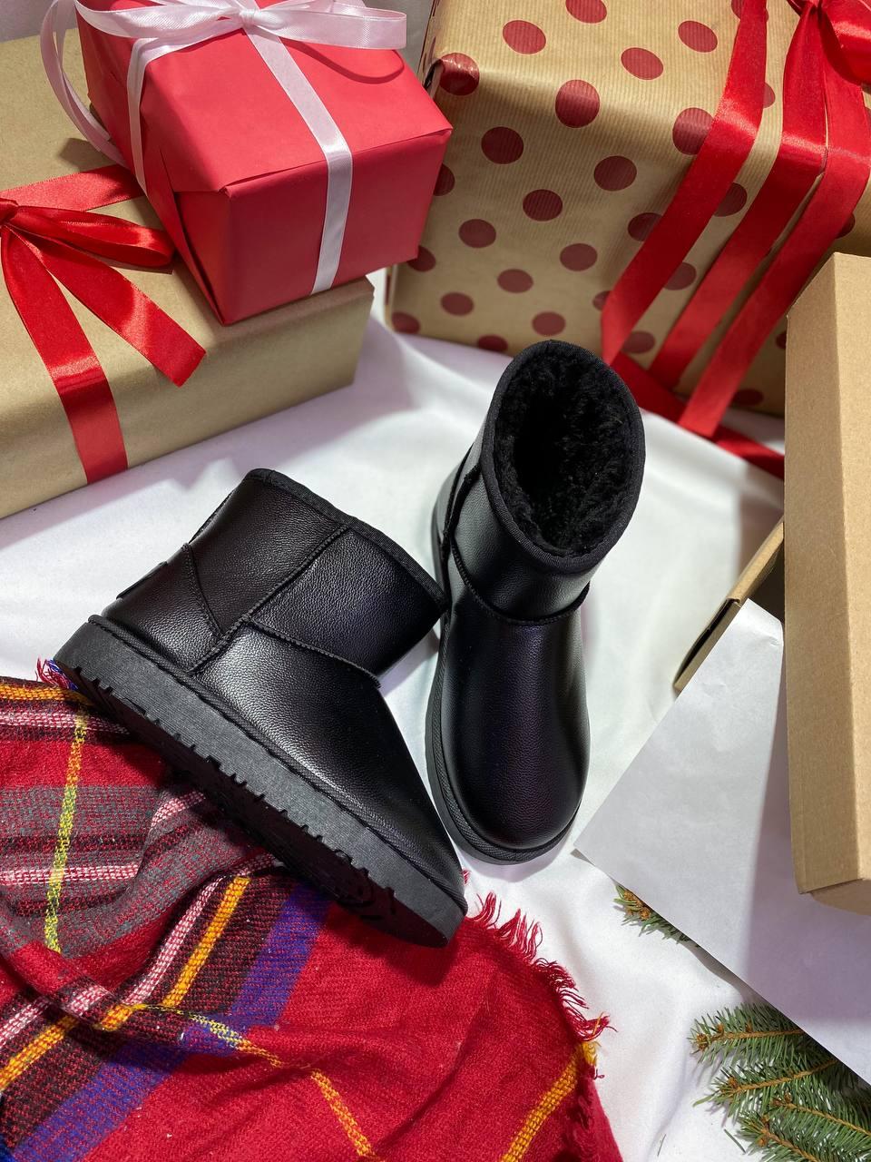 Ugg Mini Black Leather