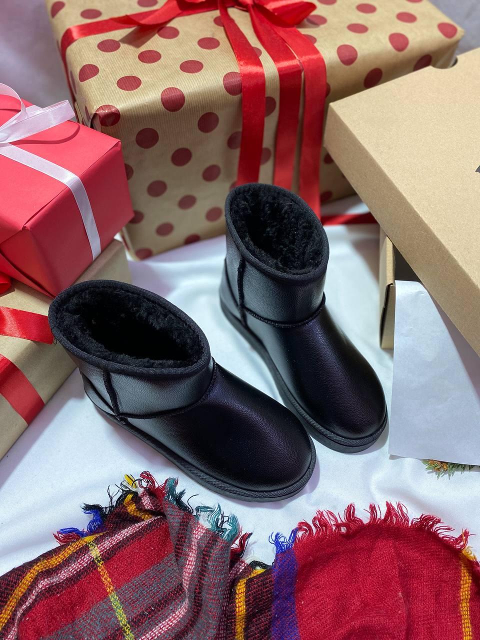 Ugg Mini Black Leather