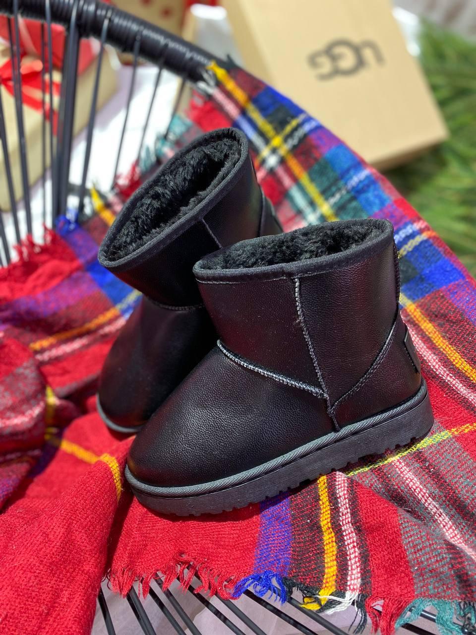 Ugg Mini Black Leather