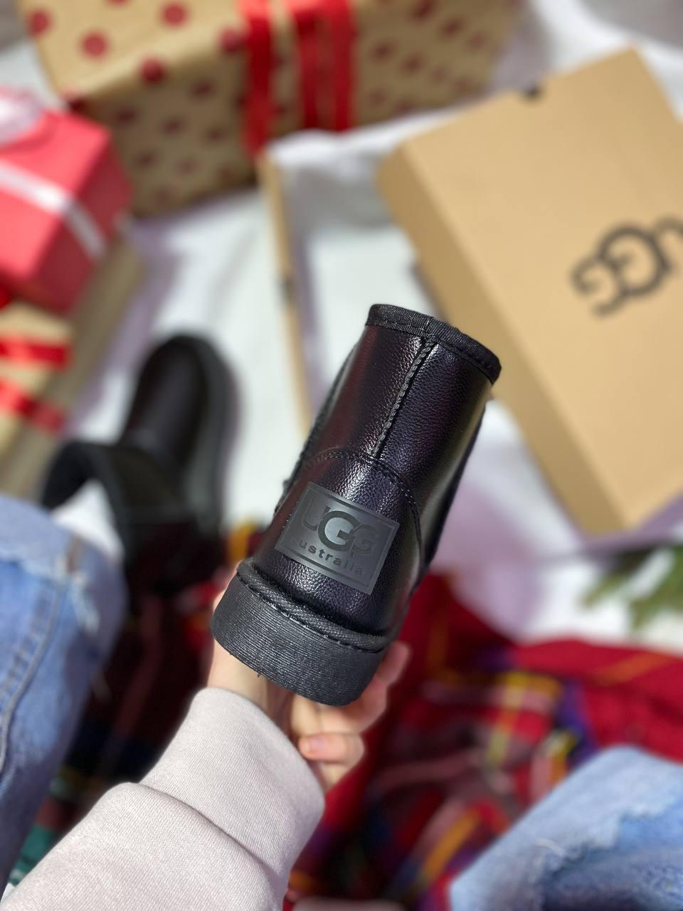 Ugg Mini Black Leather