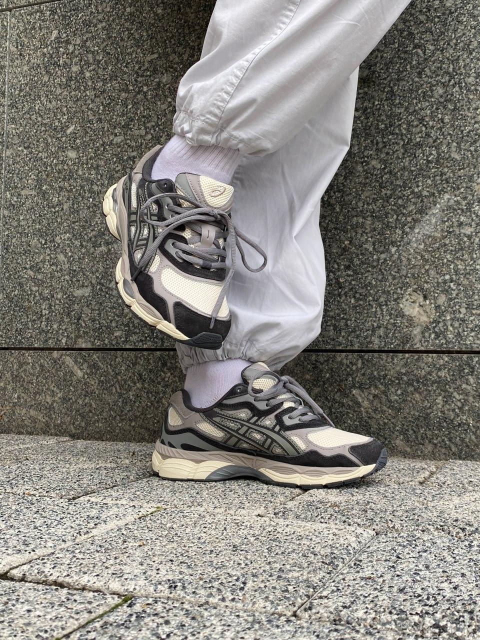 Asics Gel-NYC Beige Brown