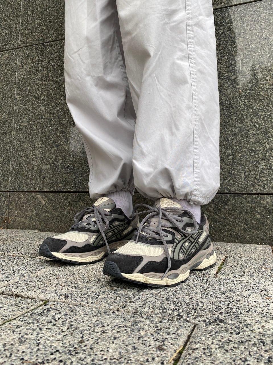Asics Gel-NYC Beige Brown