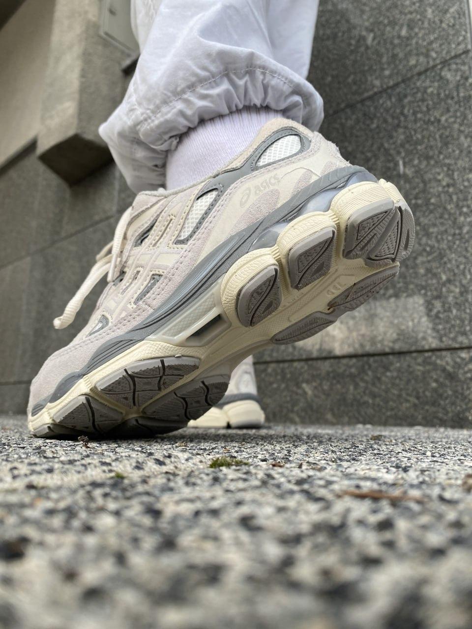 Asics Gel-NYC Grey Beige