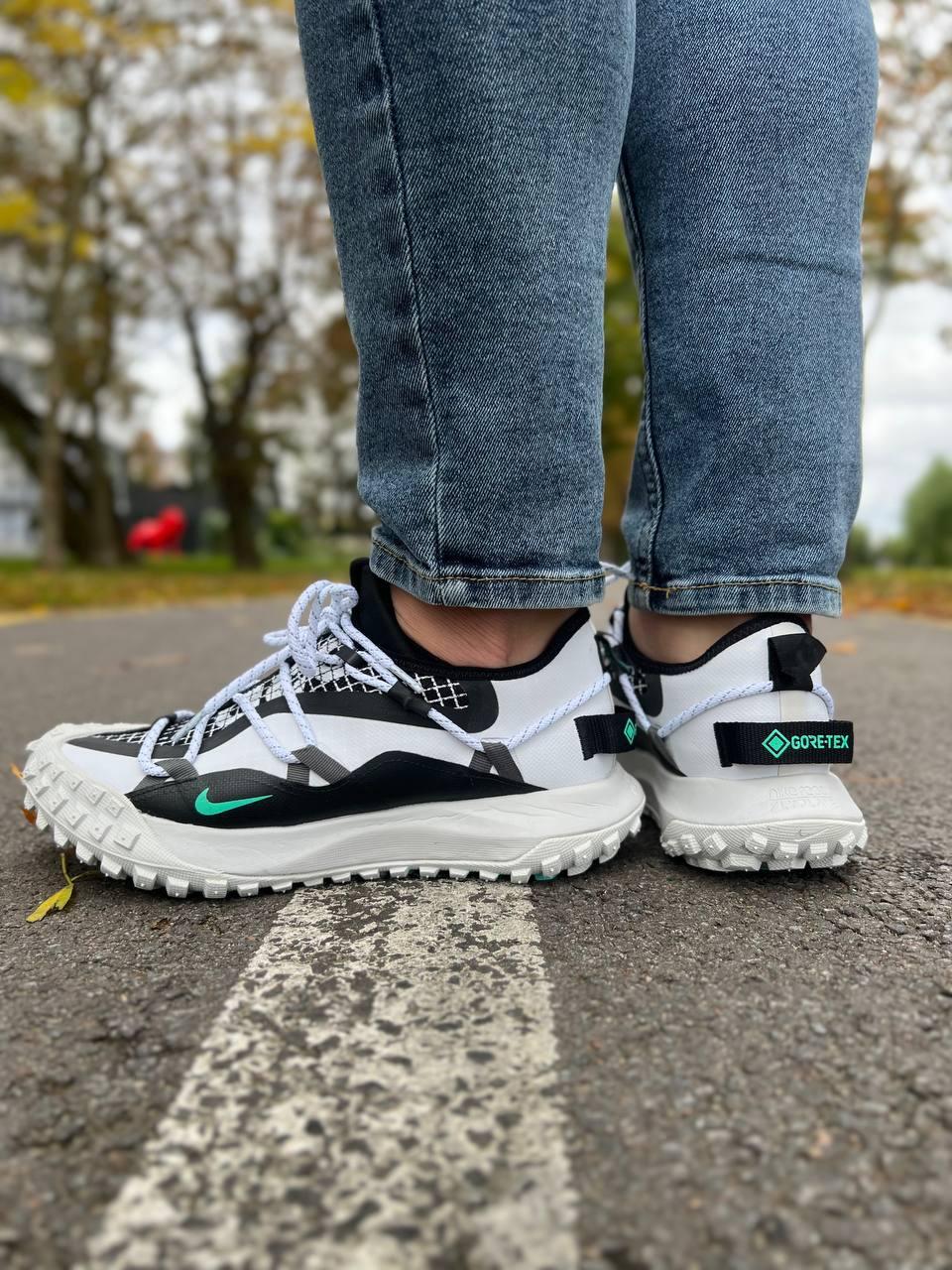 Nike ACG Mountain Fly Low White