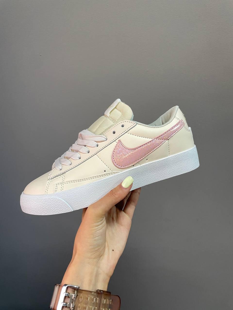 Nike Blazer Low Glitter Pink