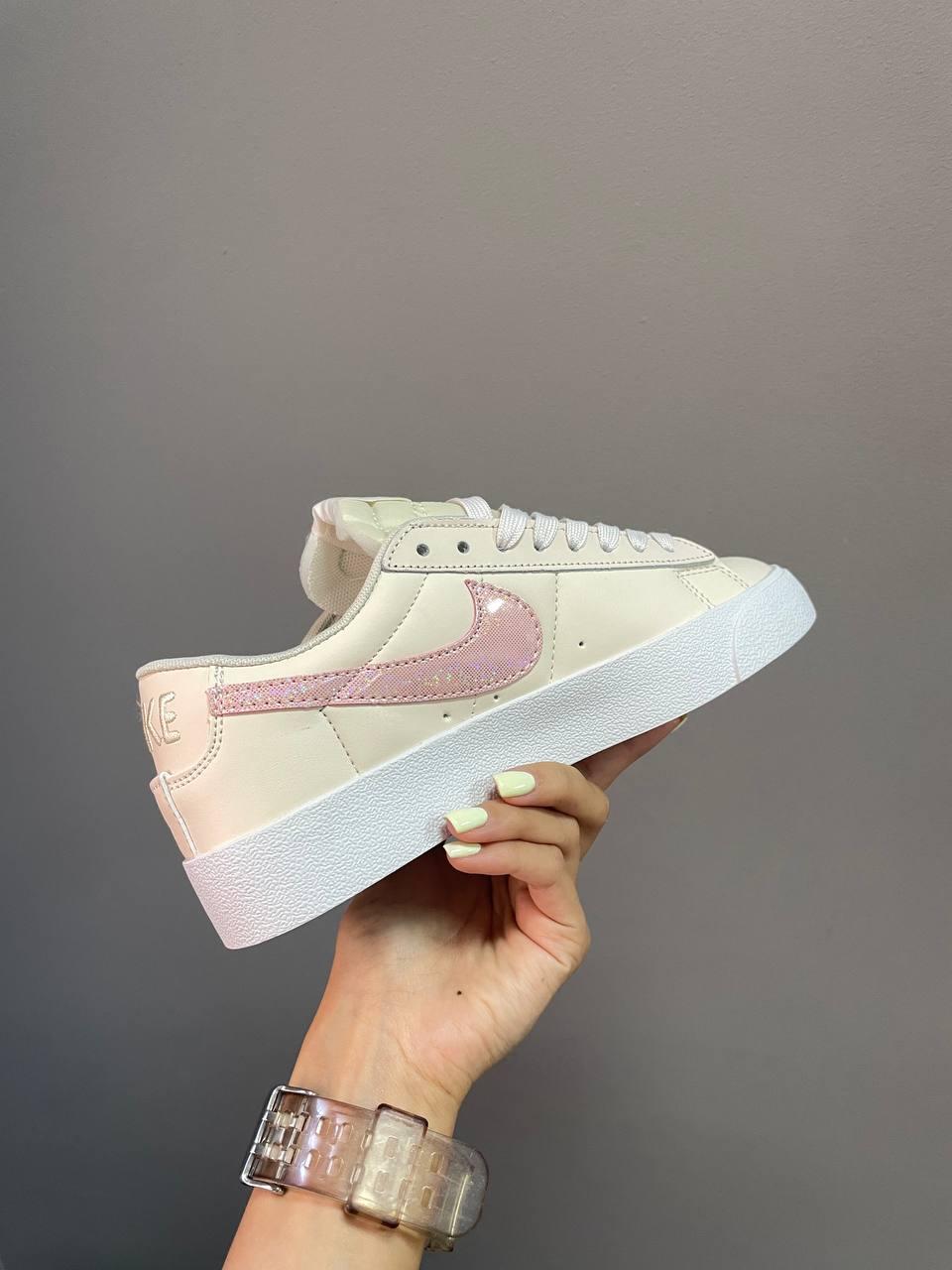 Nike Blazer Low Glitter Pink